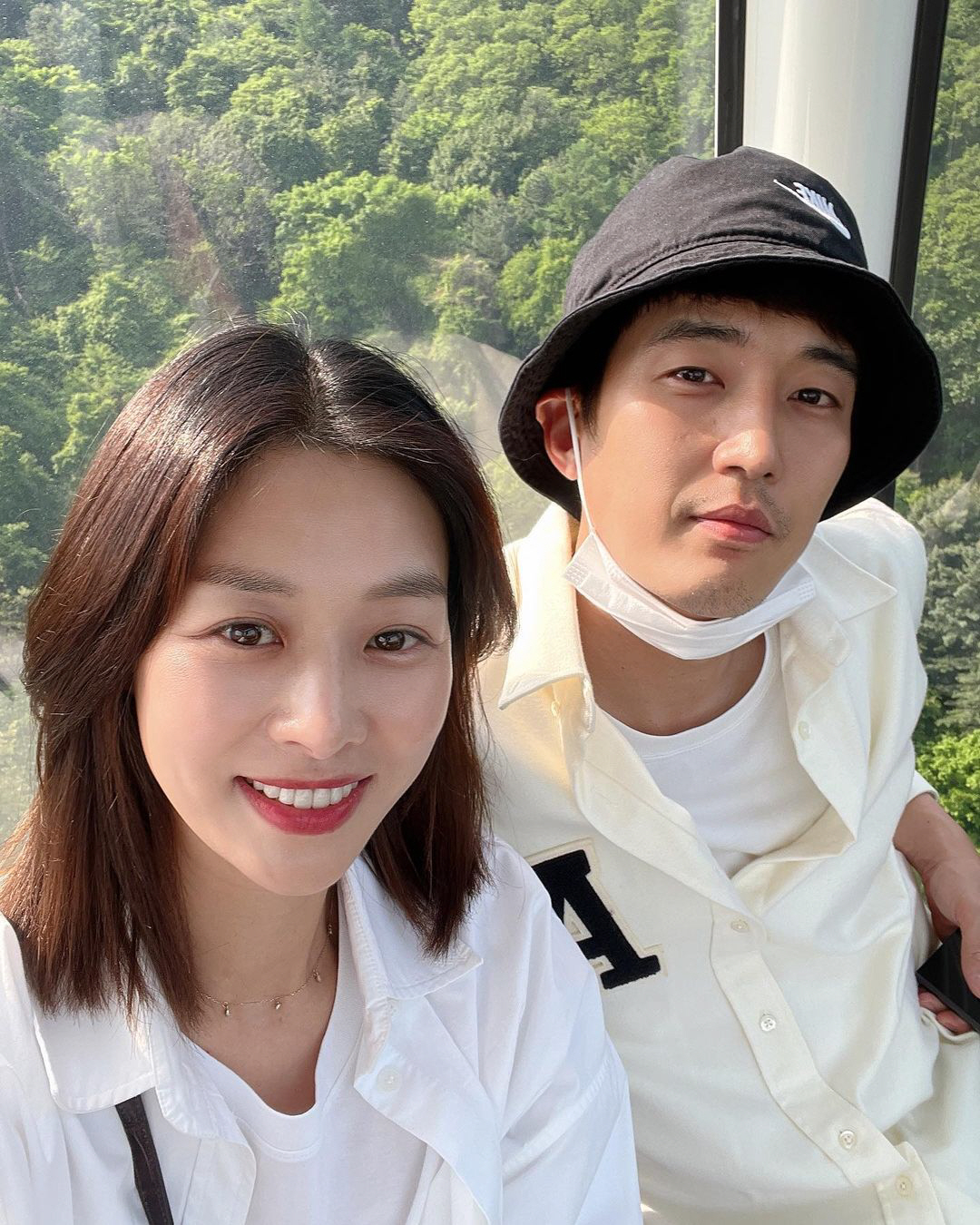 강경준♥장신영, 선남선녀 부부 아니랄까 봐…자연광에 더 빛나네