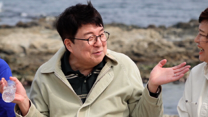 중견배우 송기윤 "가수들에게 인기 많았었다…영화 '김복남' 제작에도 참여…