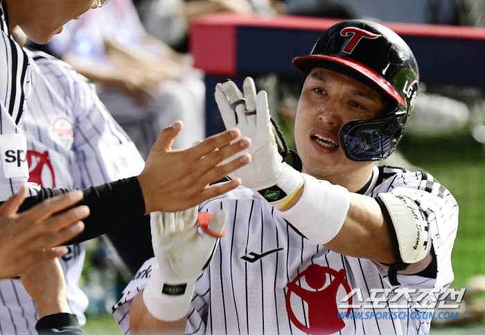 홈런 1위 박동원 잠실에서 또 쳤다. 5년 연속 10홈런 달성[잠실 현장…