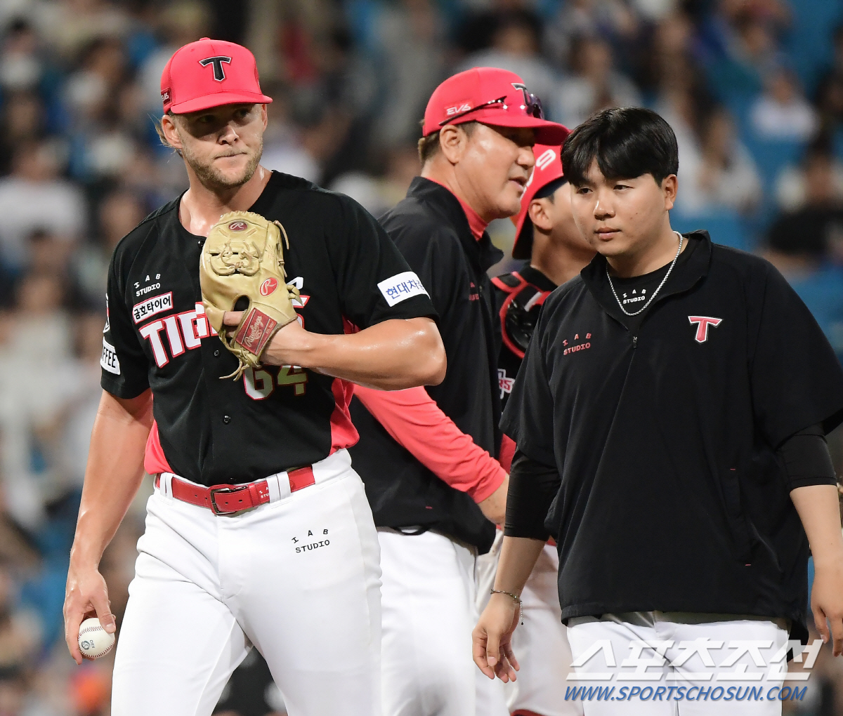 '부상' 류지혁 대신 황대인, 홈런+역전 결승타...7회 7득점 KIA,…