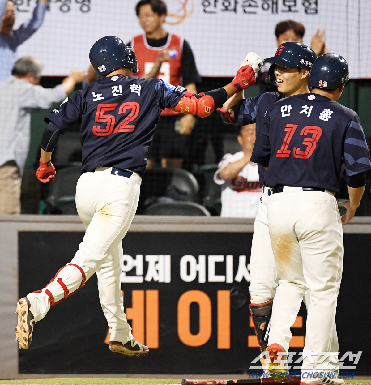 노진혁 결승포&반즈 2G 연속 QS…롯데, 연장 접전 끝 한화 제압 '3…