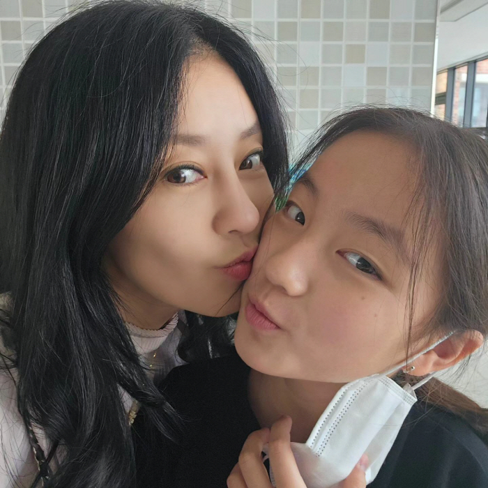 '싱글맘' 이지현, 학부모 공개 수업에 한껏 힘준 패션 "고민만 이틀"