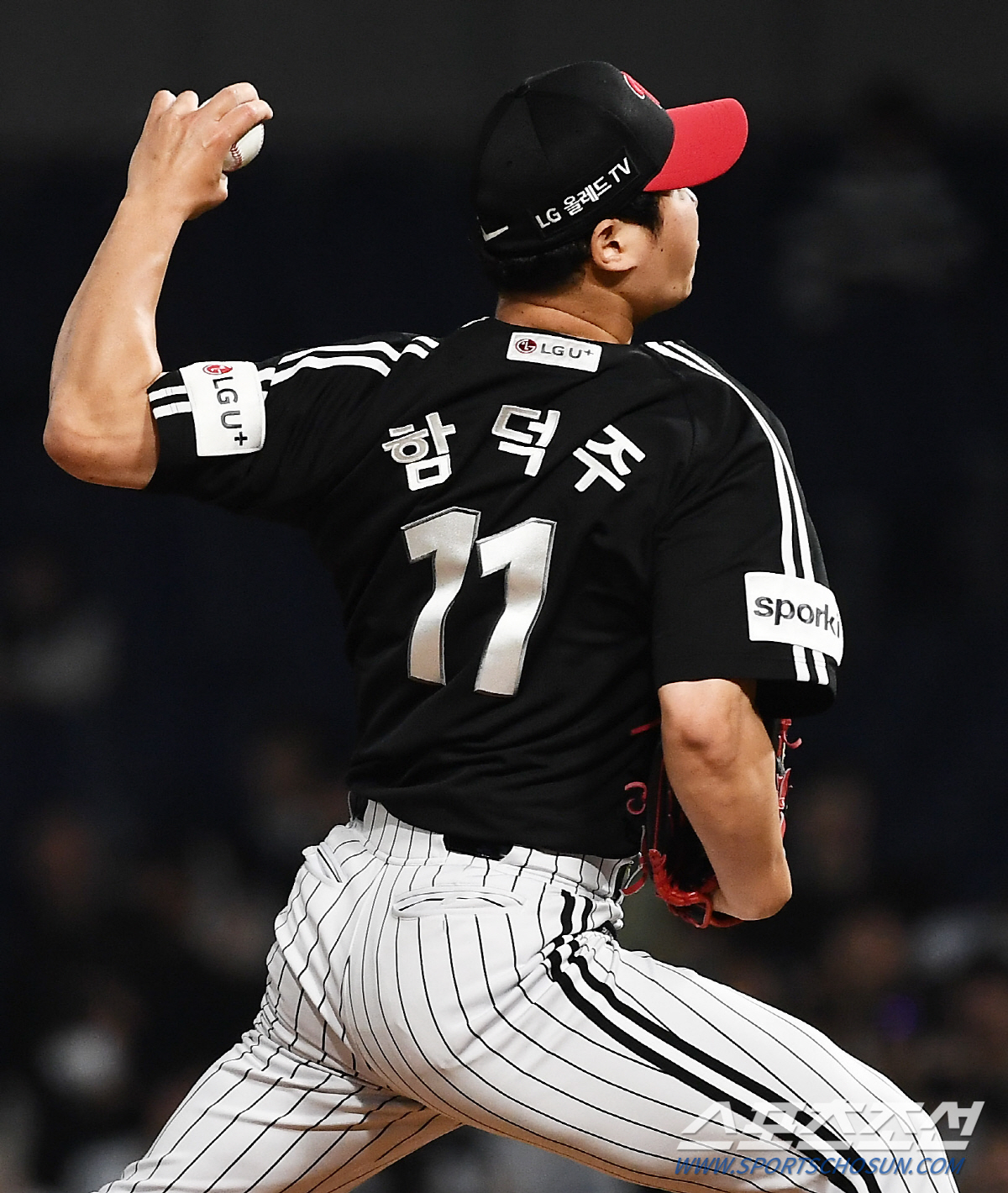 우승청부사→트레이드 실패사례→세이브왕 대체 철벽. 5월 1승2세1홀. 등…