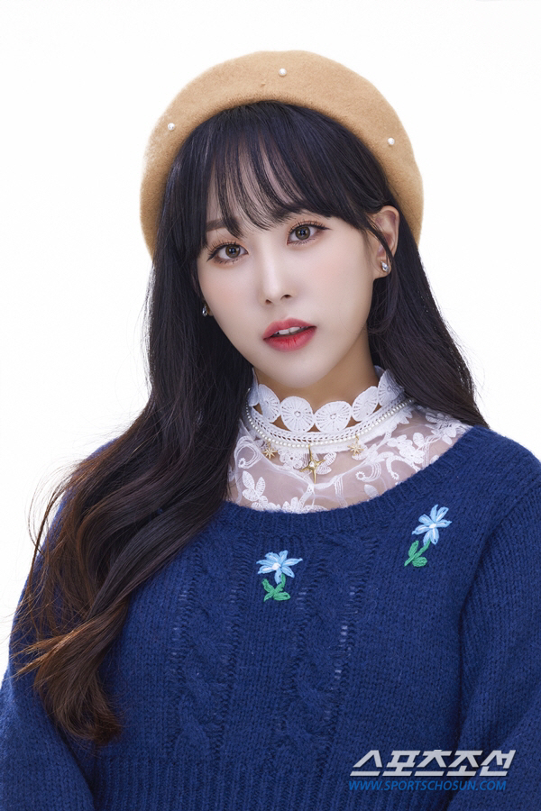 '미스트롯2' TOP 7 김의영, 장군엔터테인먼트와 전속계약…정성호-박슬…
