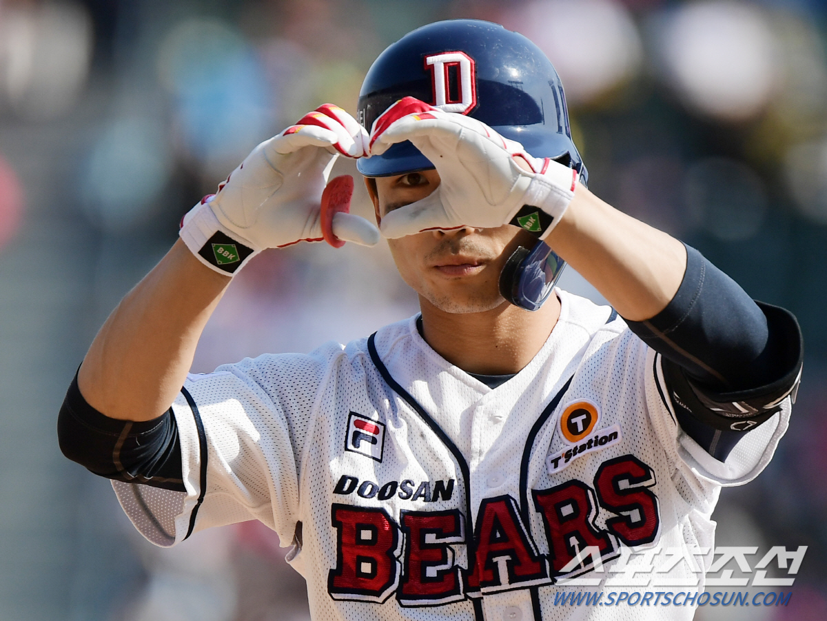 이겨도, 져도 '하트'는 계속 터진다…5월 '두산 안타'는 따뜻하다