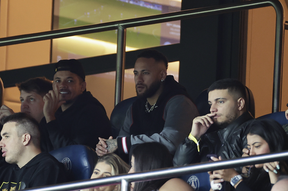시즌 중 바르사 우승파티 참석한 네이마르 '논란'…"PSG 결별 시그널"