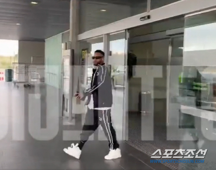 시즌 중 바르사 우승파티 참석한 네이마르 '논란'…"PSG 결별 시그널"