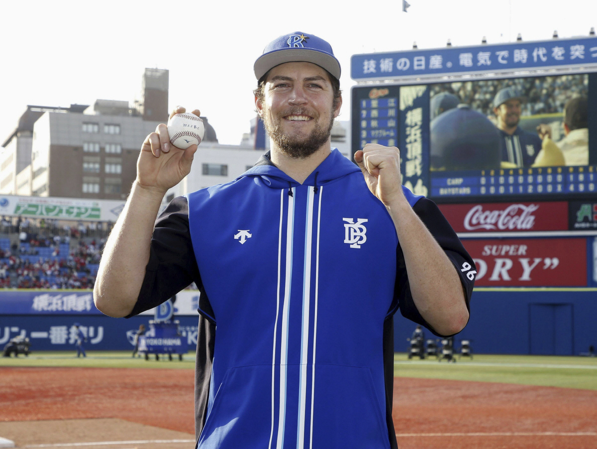 사이영상 수상자가 아닌 퇴물같았다, 연봉 '4억엔' 바우어 2이닝 7실점…