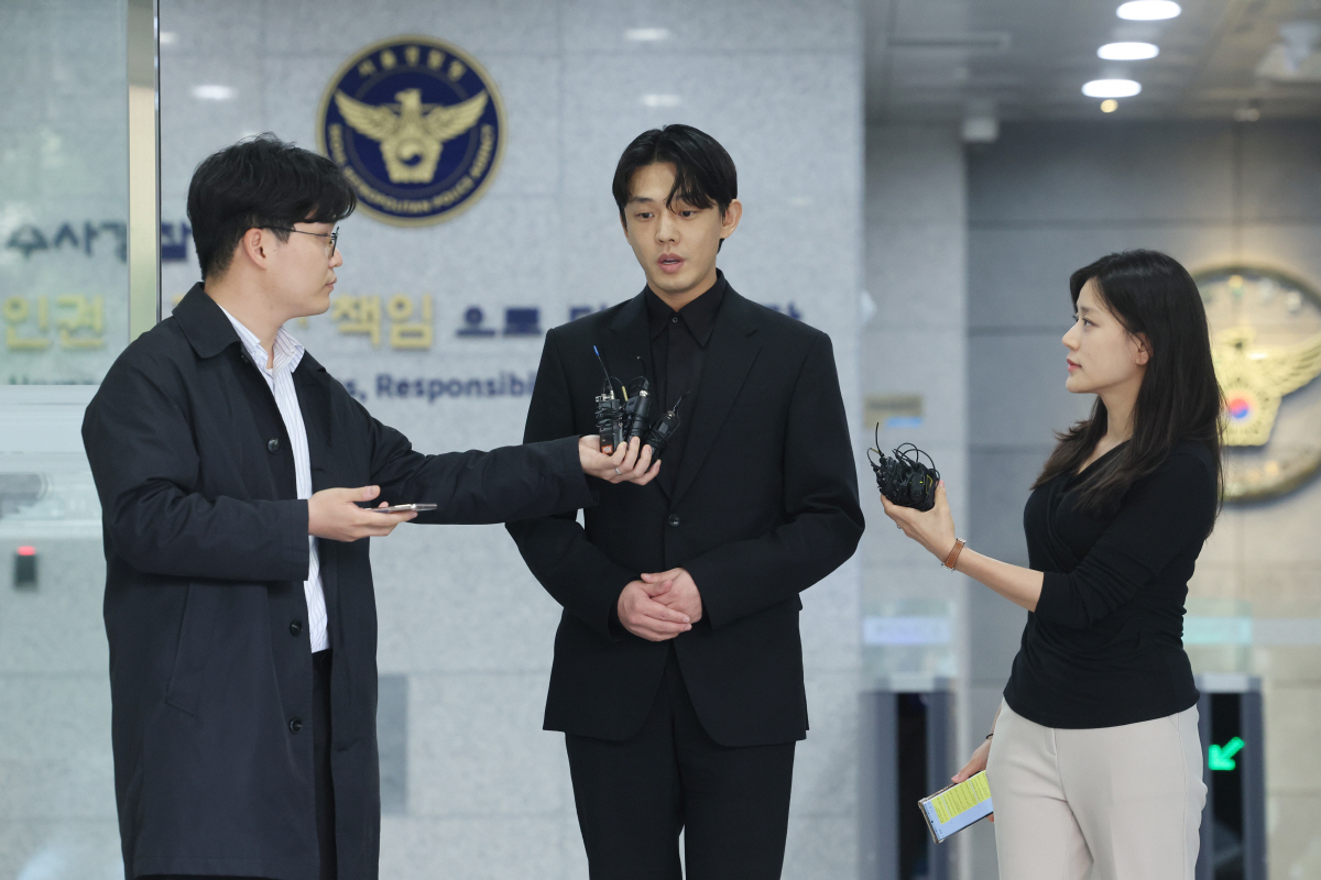 [종합] "할 수 있는 말 했다"…유아인, 2차 소환 조사→ 21시간 밤…