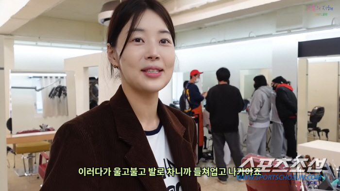 '엄마' 한지혜, "미칠 것 같다. 기어다닐 때가 좋았다". 딸 윤슬에게…