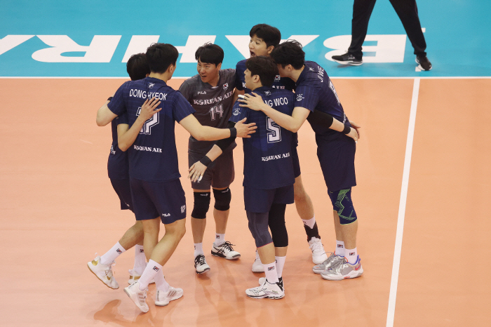 "많은 준비 했지만…" 주전 공백 절감, 대한항공 日 산토리에 완패 '4…