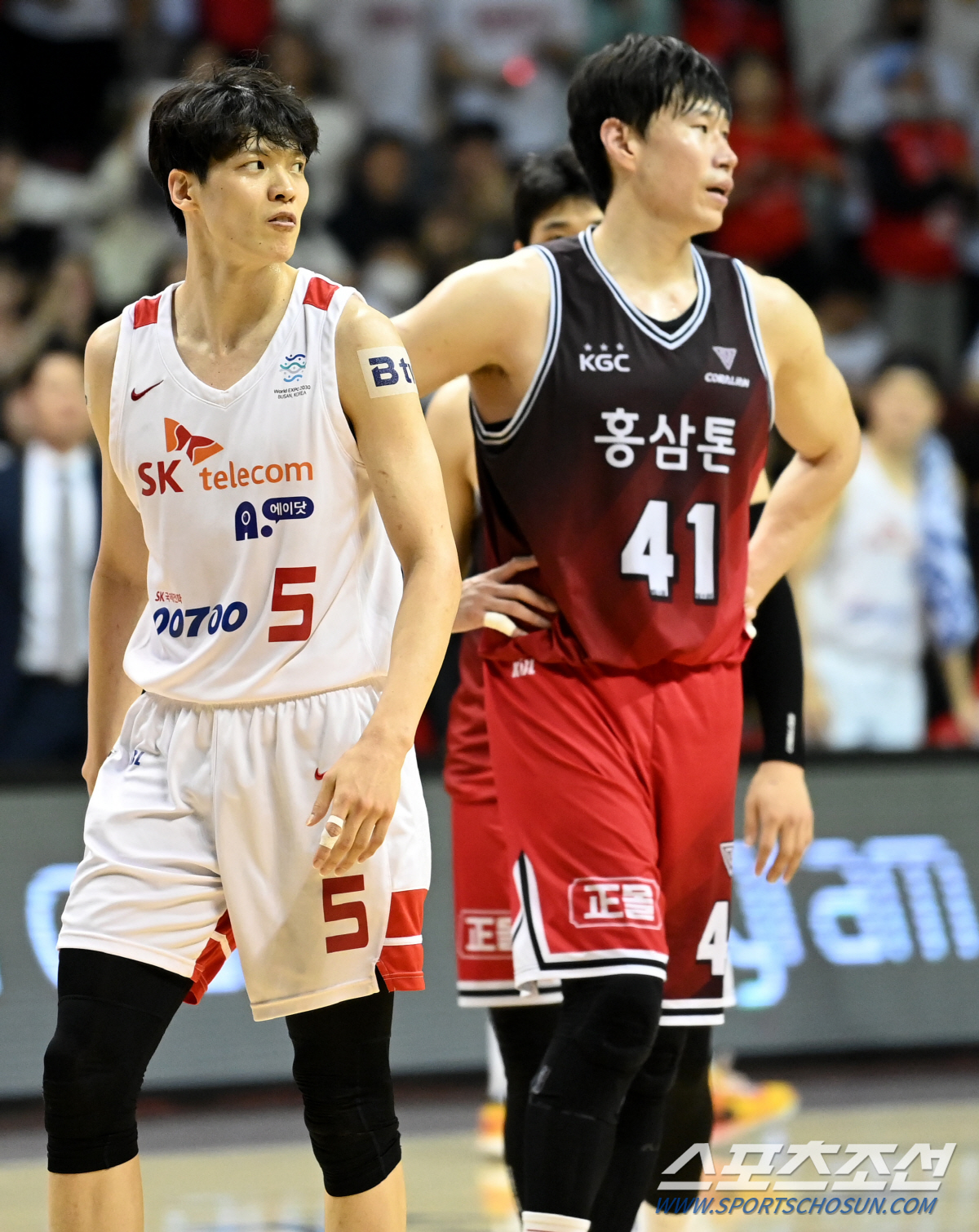 '충격' 오세근은 왜 영구결번도 포기하고 KGC 떠날 결심했나 [김 용의…