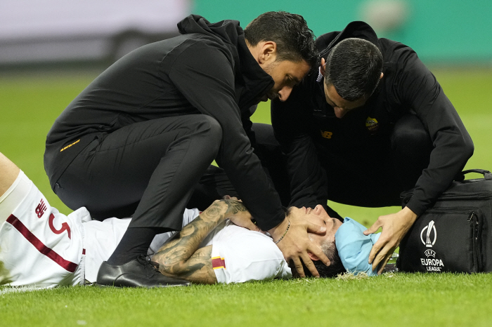 '무리뉴 전략 통했다' '질식수비' AS로마 무실점 32년 만에 UEL …