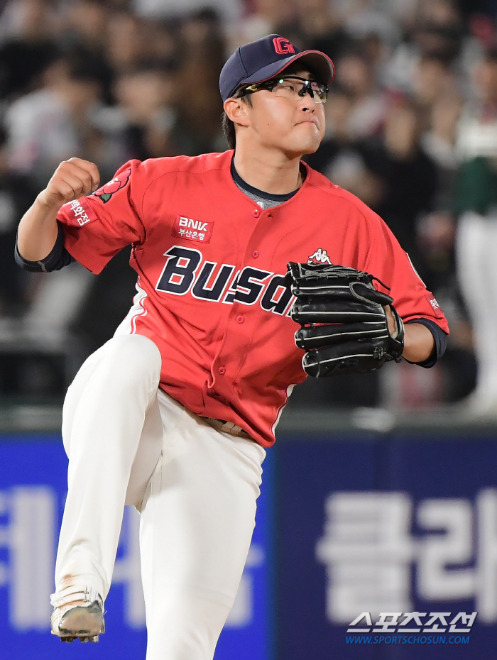 '봄'을 '여름'보다 뜨겁게 만든 사직 1만9천여관중, 롯데 7-25SS…