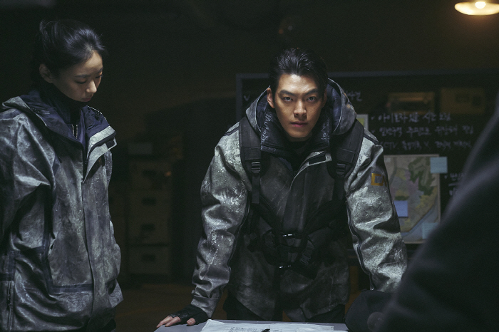 [SC인터뷰] '택배기사' 조의석 감독 "7년 만에 재회한 김우빈…눈빛 …