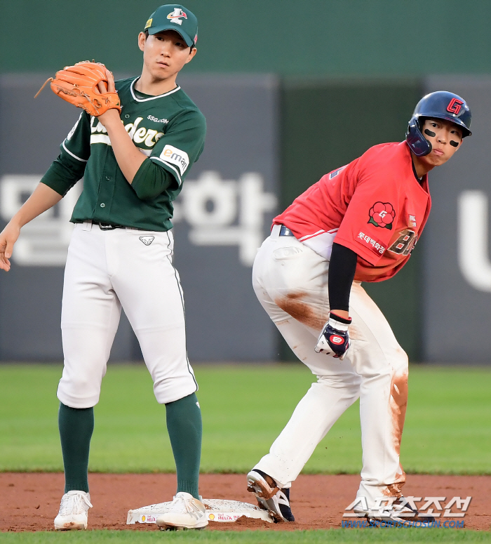 발야구로 우승팀 무너뜨렸다…'봄데' 아니다. 올해는 진짜다