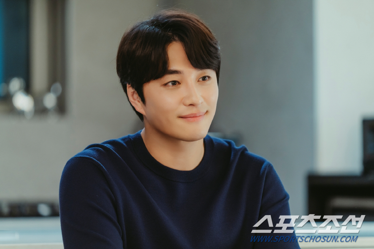 '187㎝' 민우혁 품에 '폭' 안긴 엄정화, '한도초과' 달달…로이♥정…