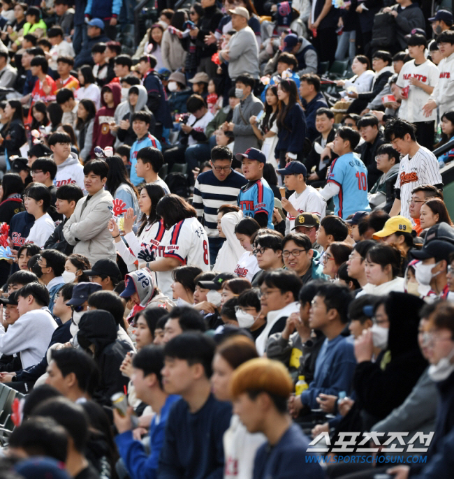 "오늘 티켓 벌써 매진입니다" 사직발 롯데 돌풍, KBO 전체가 들썩인다
