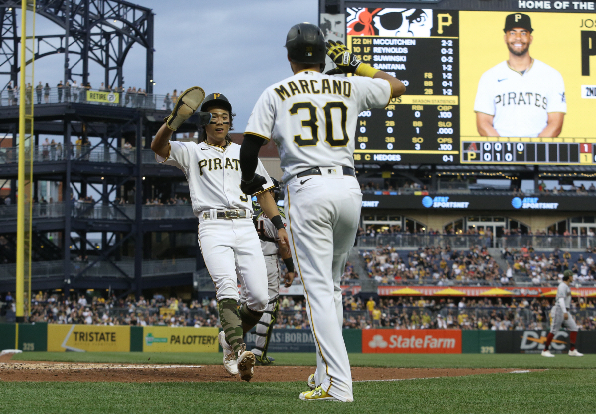 '생애 첫 4출루' 배지환, 170km 2루타로 ARI 에이스 강판 부추…