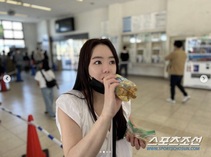 '자기면역질환' 서우, 투병 공백에도 더 커진 눈망울…활동 때와는 다른 …