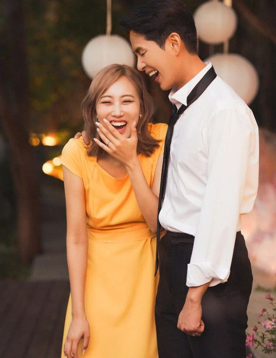 '엔조이커플' 손민수♥임라라, 오늘(21일) 부부 된다…"10년 열애 끝…