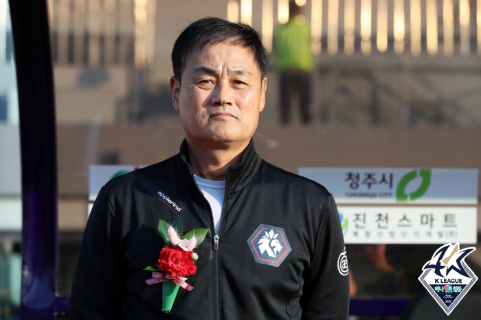 [현장인터뷰]성한수 감독 "'병장즈' 좋은 기억 만들어주자" vs 최윤겸…