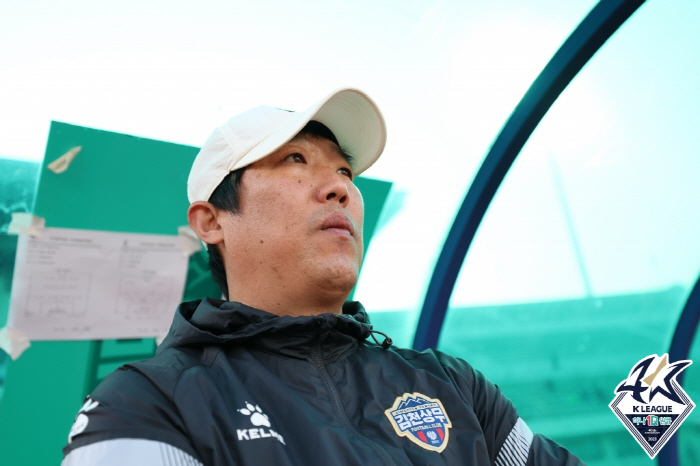 [현장인터뷰]'홈 3연속 무득점' 성한수 김천 감독 "내 책임이 크다"