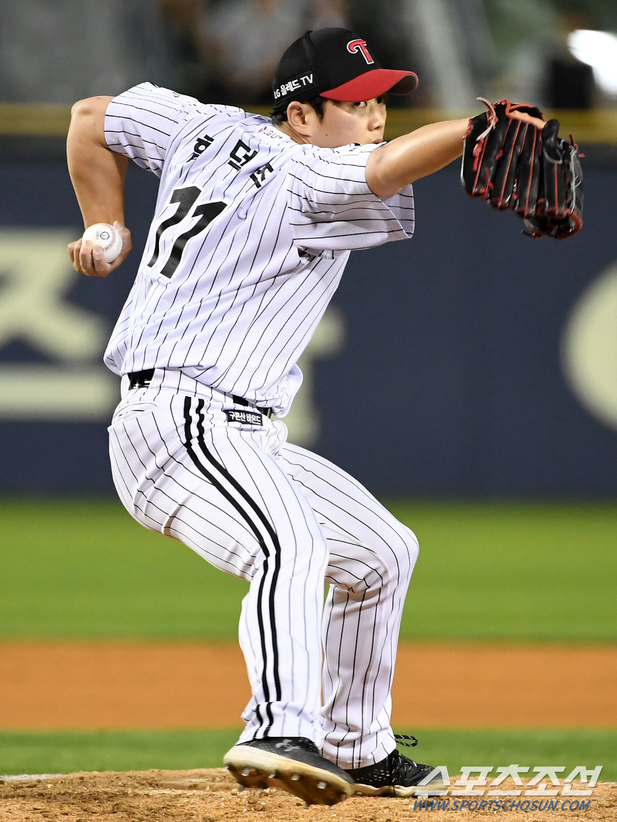 세이브왕이 빠졌는데 어떻게... 부활한 예비 FA 3S+고졸 신인 3S.…