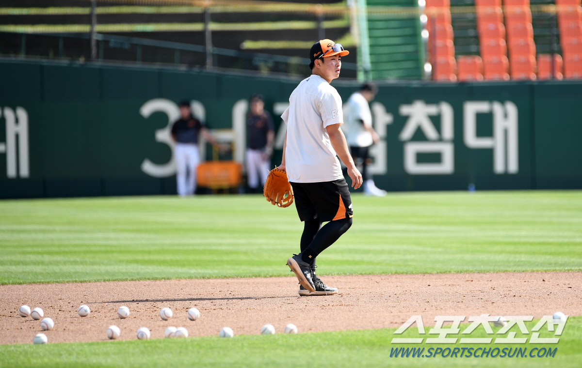 "정근우 선배 같은 선수가 되고 싶습니다" 악바리 근성 상반된 앳된 얼굴…