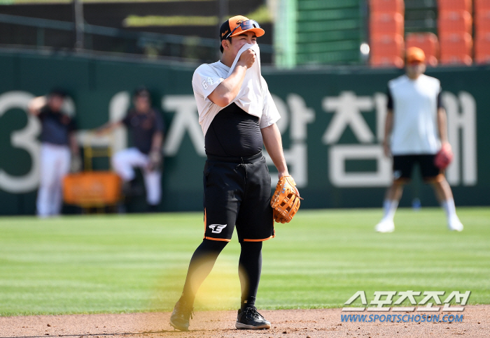 "정근우 선배 같은 선수가 되고 싶습니다" 악바리 근성 상반된 앳된 얼굴…