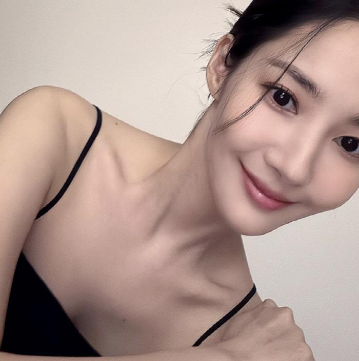 박민영, 살 빠졌네..전 남친 논란 여파? 4개월만 가녀린 쇄골+턱선