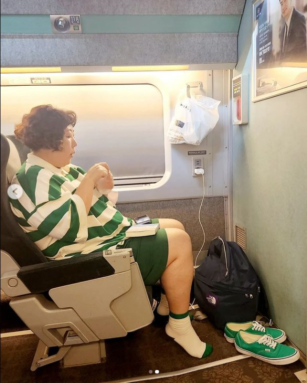 신기루, 배 때문에 '기차 특석 테이블'이 안 펴지네..."결국 허벅지서…