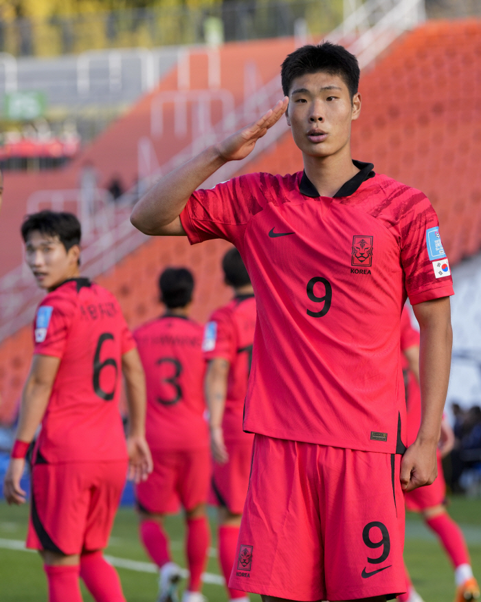 '매우 의심스러운 PK, 보너스로 옐로카드까지' 프랑스 언론도 이해가 안…