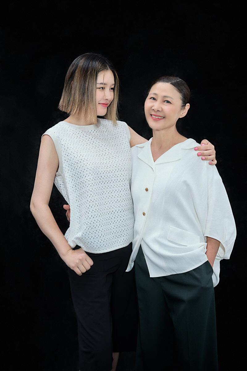 박은지 "母 시니어 모델 제안 오면 데뷔 시켜야겠다" [화보]