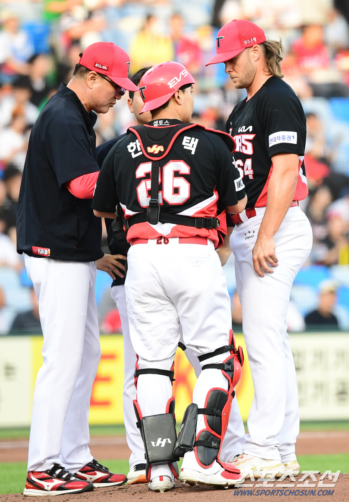 볼볼볼→1회 6실점 뭇매+시즌 최악투…'광주 토르'의 모습은 언제쯤 보여…