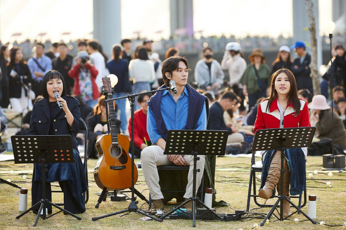케빈오, ♥공효진 러브스토리 공개…고백→프러포즈('원더 버스킹')