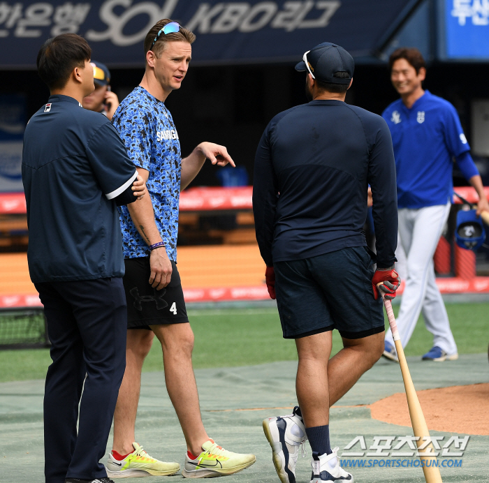 KBO 4년 차 뷰캐넌이 전하는 꿀팁...로하스 성공하길 바라[잠실현장]