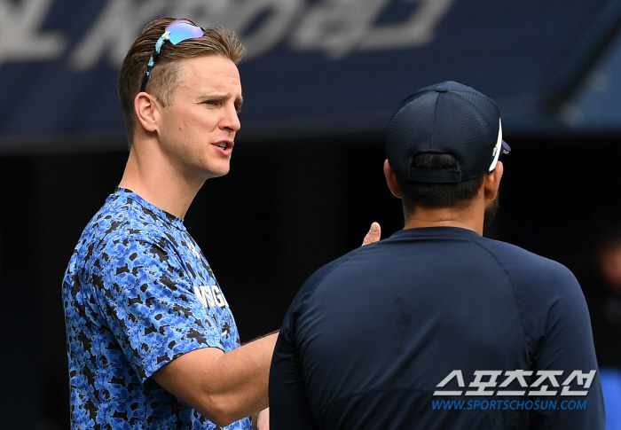 KBO 4년 차 뷰캐넌이 전하는 꿀팁...로하스 성공하길 바라[잠실현장]