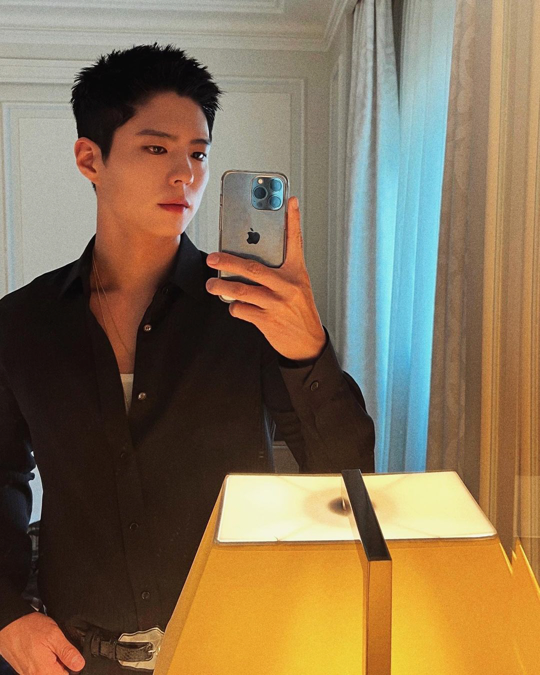 박보검X뷔, 전 세계가 열광 중인 투샷....프랑스 칸 빛낸 '월클 비주…