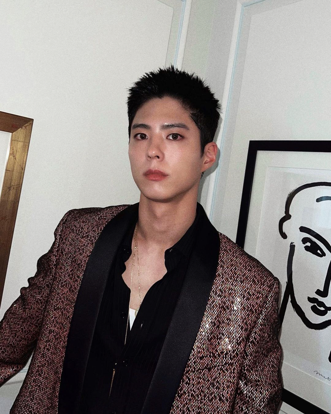 박보검X뷔, 전 세계가 열광 중인 투샷....프랑스 칸 빛낸 '월클 비주…