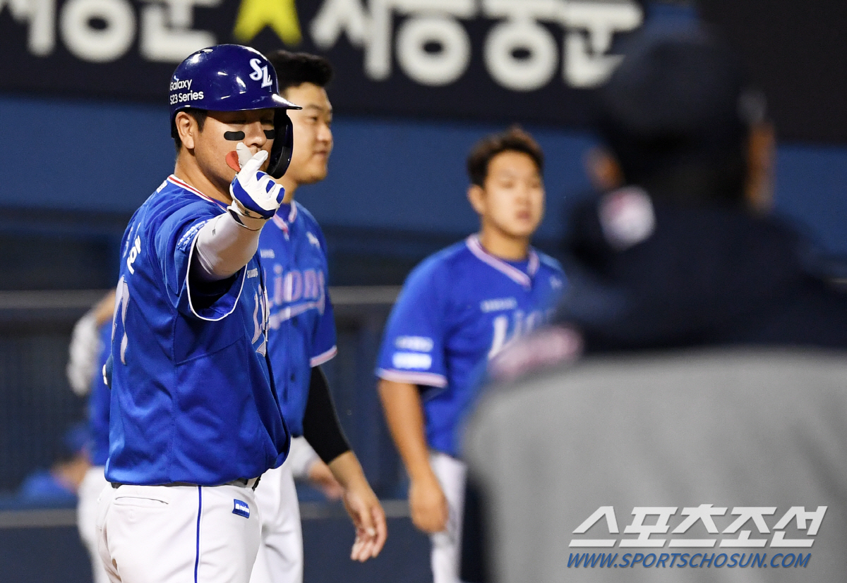 "33인치 배트를 반토막으로 잡고…" 오승환 장원준 최형우 강민호의 이심…