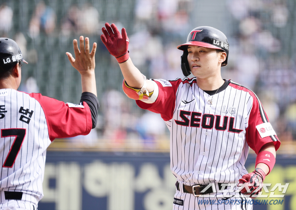 4자리에 주전이 5명... 지치기 전에 휴식, 대타 카드 준비. 다 좋은…