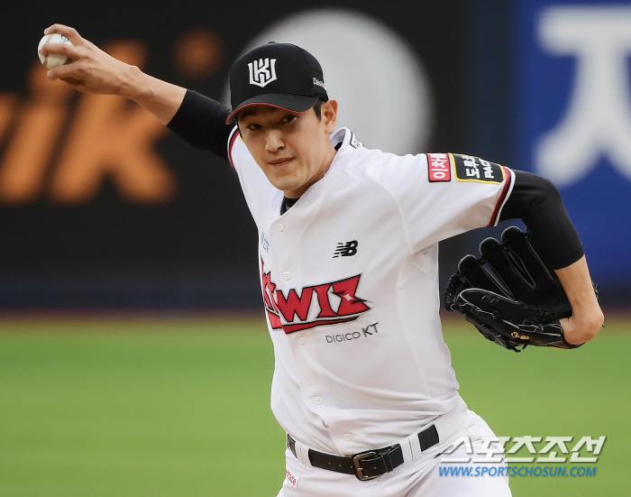 WBC저주도 이겼다. 안우진도 이겼다. QS+ 6회 1위. 내년 끝나면 …