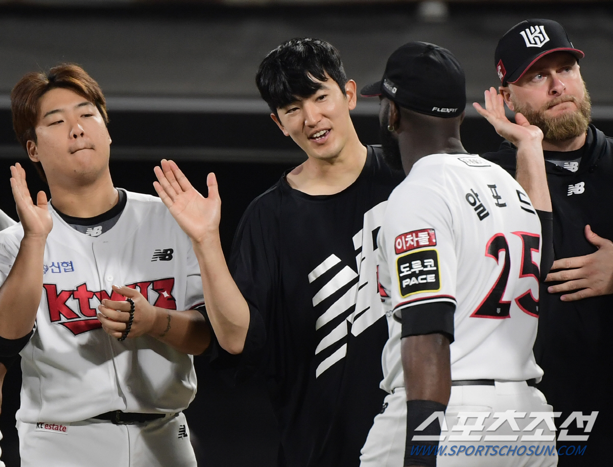 WBC저주도 이겼다. 안우진도 이겼다. QS+ 6회 1위. 내년 끝나면 …