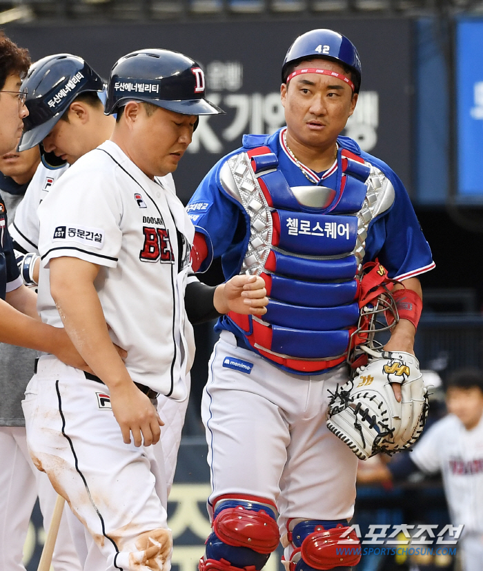 '의지 형 괜찮아요?' 홈 충돌 이후 쓰러진 상대 팀 포수를 진심으로 걱…