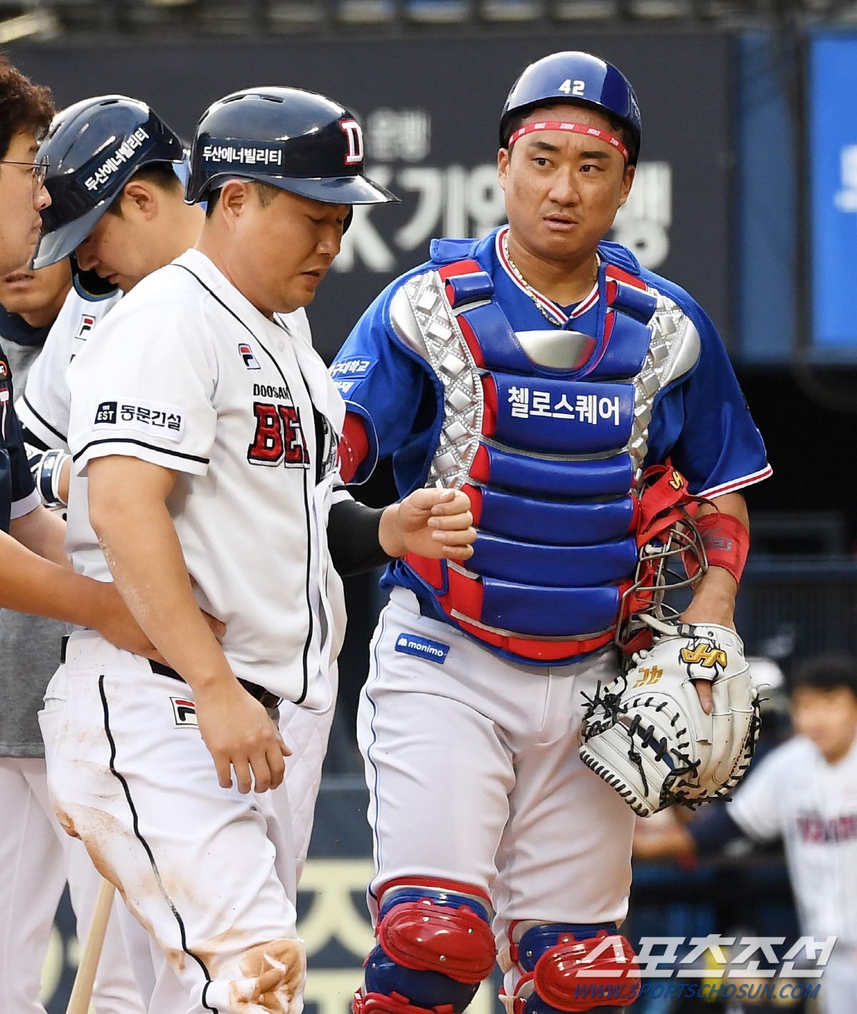 '의지 형 괜찮아요?' 홈 충돌 이후 쓰러진 상대 팀 포수를 진심으로 걱…