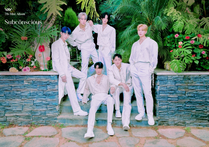 VAV, 군백기 끝내고 외모 제철…어른미·소년미 공존하는 신보 콘셉트 포…