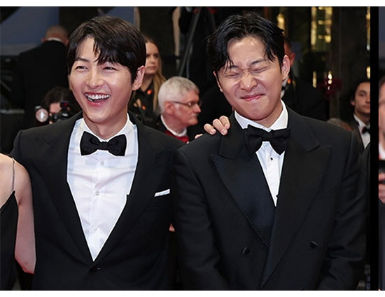 '화란' 송중기 "모든 스태프, 배우들에 감사" 엔딩 크레딧 올라가기도 …