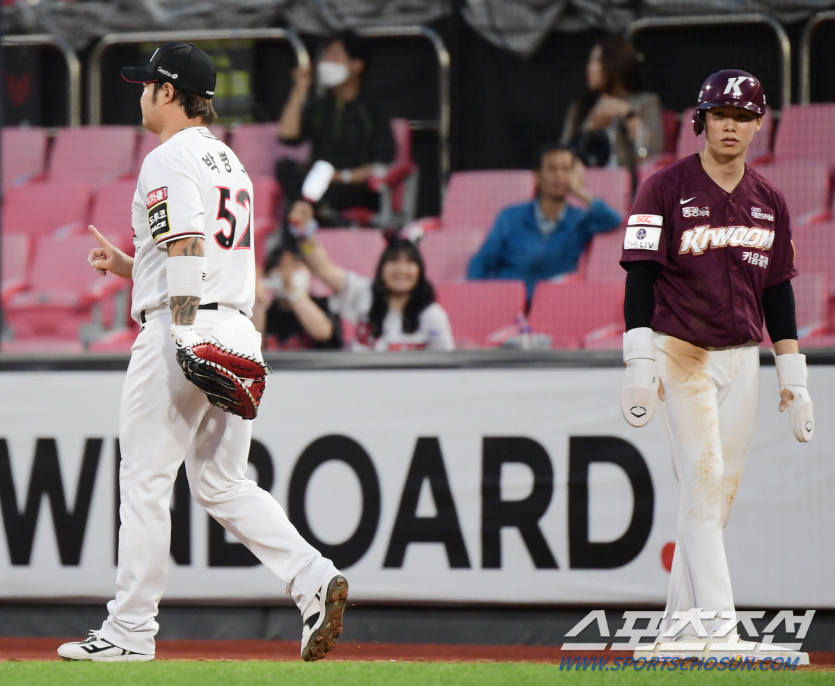 도루왕 견제사 합작, but 끝내 투수 외면...명품 태그 보여준 리그 …