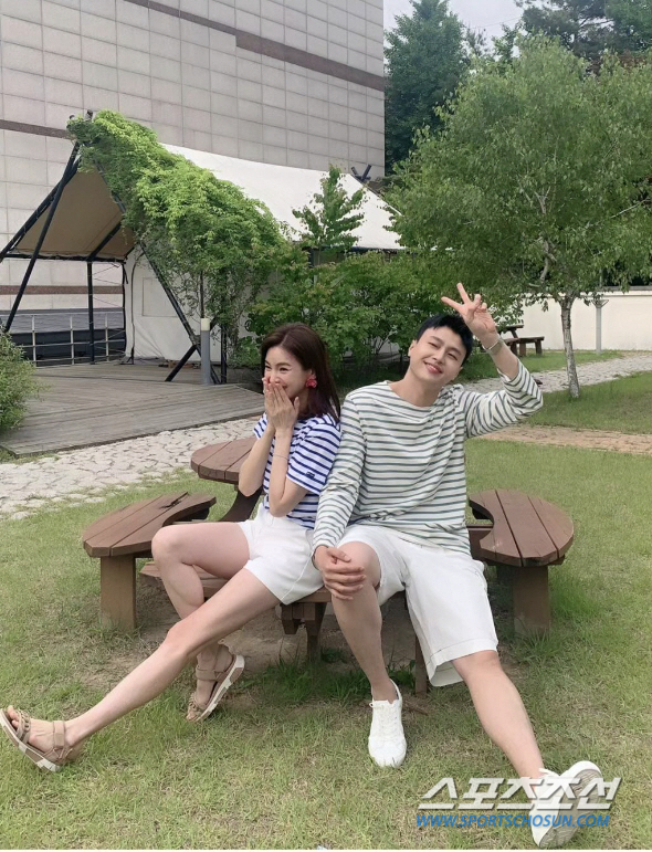 '이혼' 정가은, 현실 애인? '깜짝' 커플티 인증샷에 "이번엔 진짜 사…